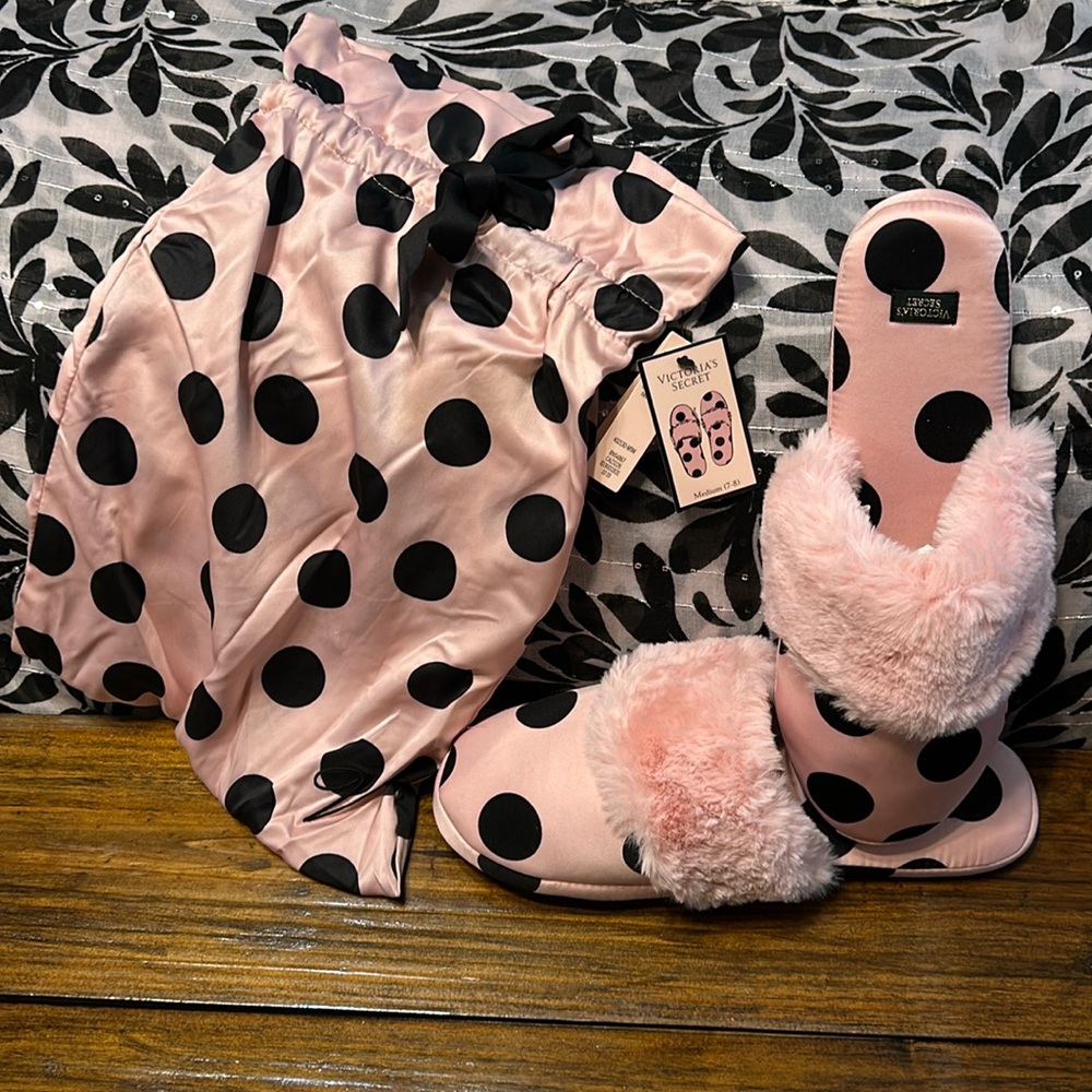 Victoria's Secret Slipper